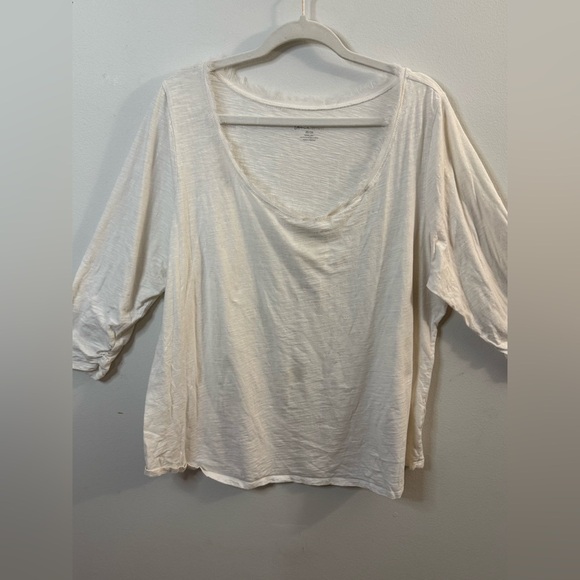 Lane Bryant Tops - Lane Bryant Scoop Neck Frayed Cream 3/4 Scrunched Sleeves Size 22/24￼
